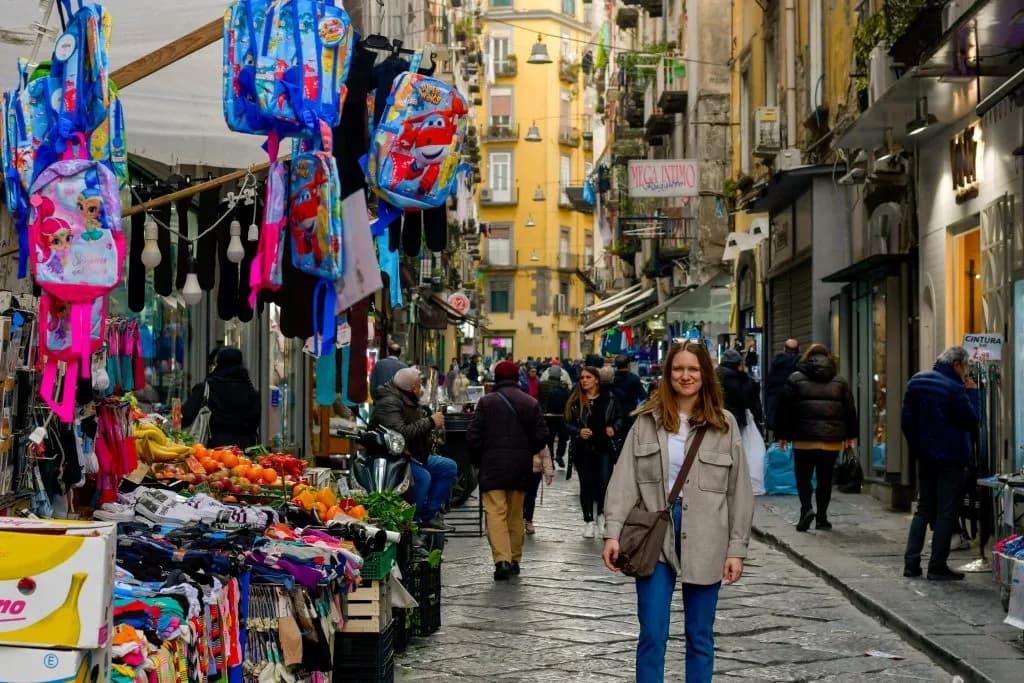 Jak dojechać z lotniska Neapol - Tanio i szybko do centrum miasta