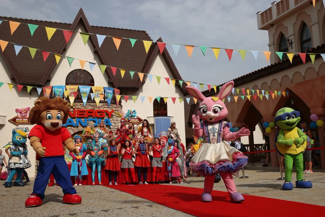 Ile ludzi zatrudnia Energylandia? Zaskakujące liczby i sezonowe oferty pracy