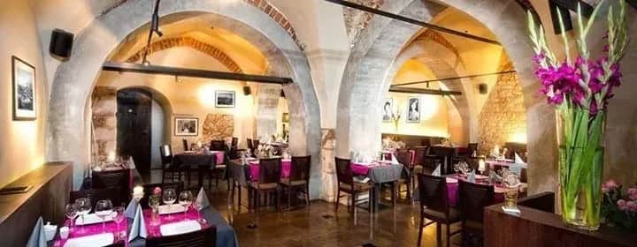 Gdzie zjeść w Krakowie - odkryj najlepsze restauracje i smaki