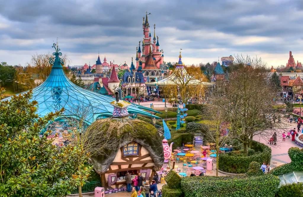 Ile kosztuje wejście do Disneylandu? Ceny biletów i zniżki, które musisz znać