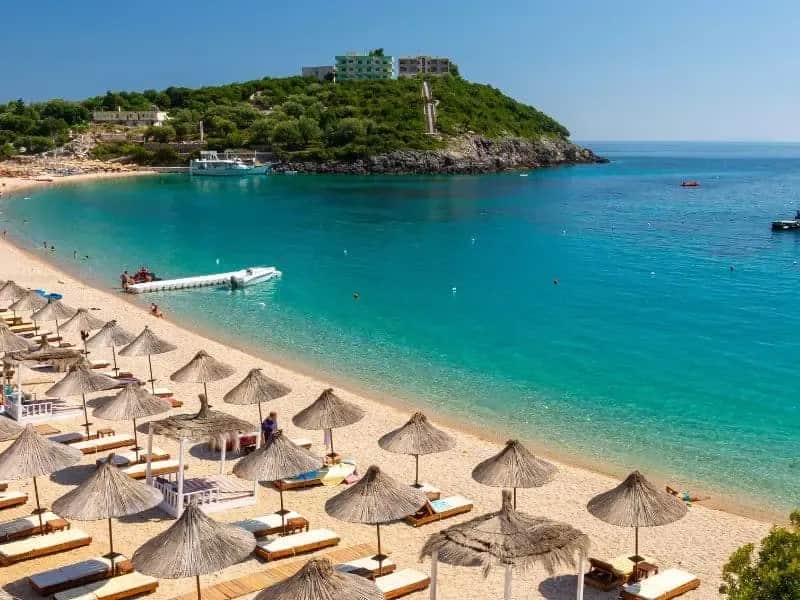 Czy Albania jest bezpieczna? Aktualne porady i zagrożenia dla turystów