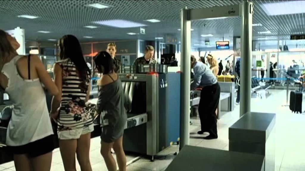 Co sprawdzają na lotnisku? Odkryj tajemnice kontroli bezpieczeństwa