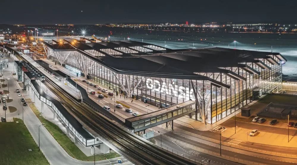 Gdzie tanio i bezpiecznie zaparkować na lotnisku Gdańsk? Sprawdź najlepsze opcje!