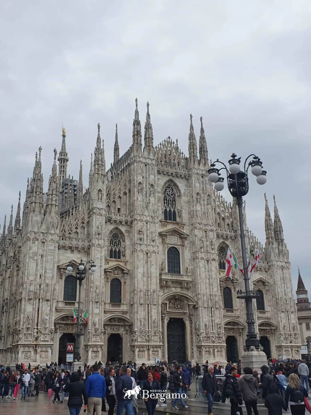 Czy w Mediolanie jest bezpiecznie? Sprawdź, jak uniknąć zagrożeń i cieszyć się podróżą
