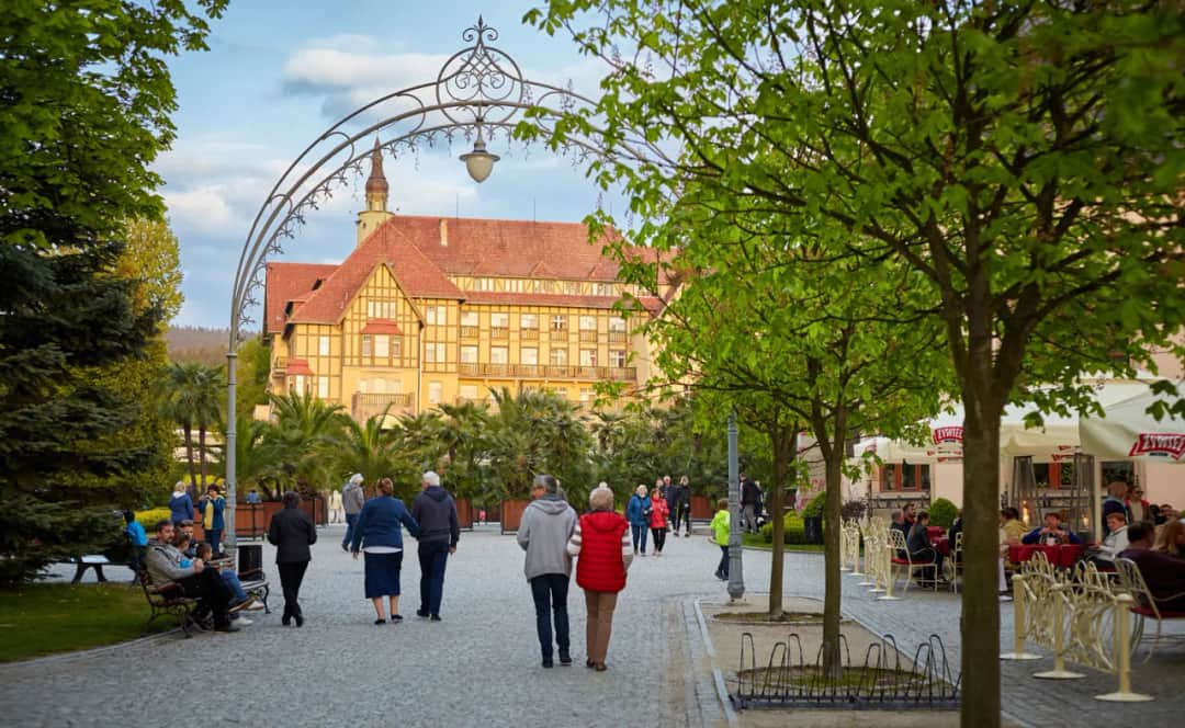 Co zwiedzić w Kudowie-Zdroju? Odkryj niezwykłe atrakcje i miejsca