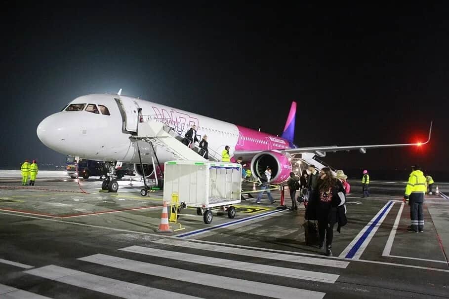 Ile wcześniej być na lotnisku Wizz Air, aby uniknąć stresu?