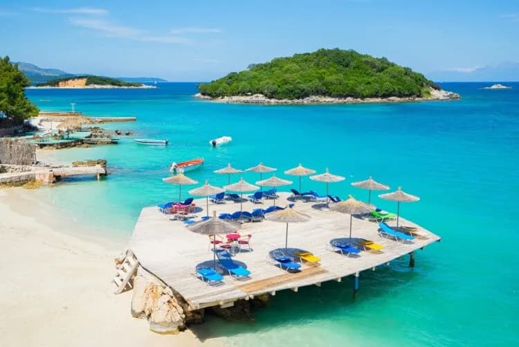 Gdzie tanio nad morze za granicą? Odkryj tanie wakacje bez stresu