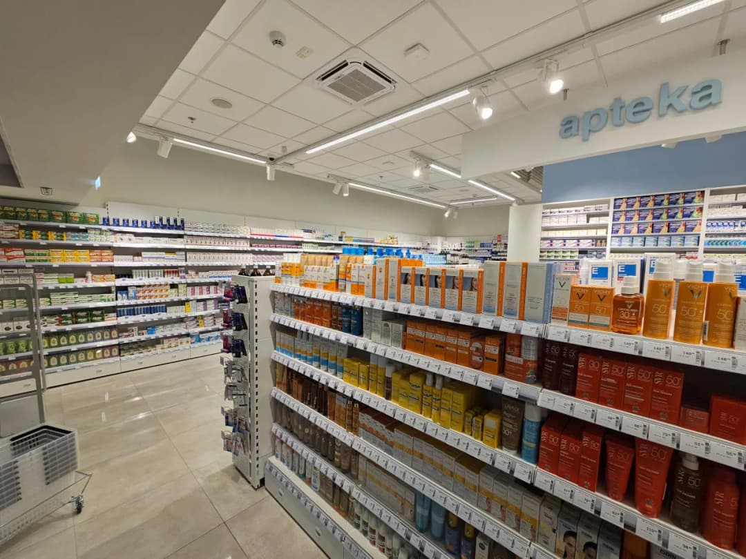 Czy na lotnisku Chopina jest apteka? Sprawdź lokalizację i godziny otwarcia!