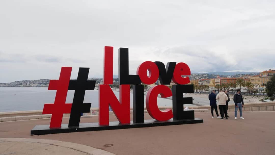 Czy Nicea jest bezpieczna? Fakty, porady i zagrożenia dla turystów i mieszkańców