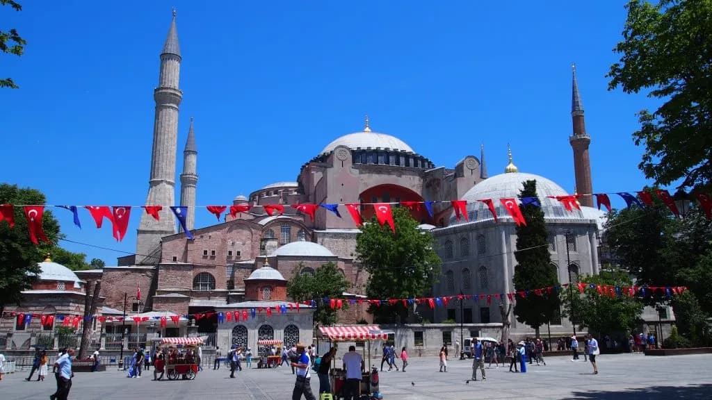 Czy w Stambule jest bezpiecznie? Odkryj zagrożenia i porady dla turystów